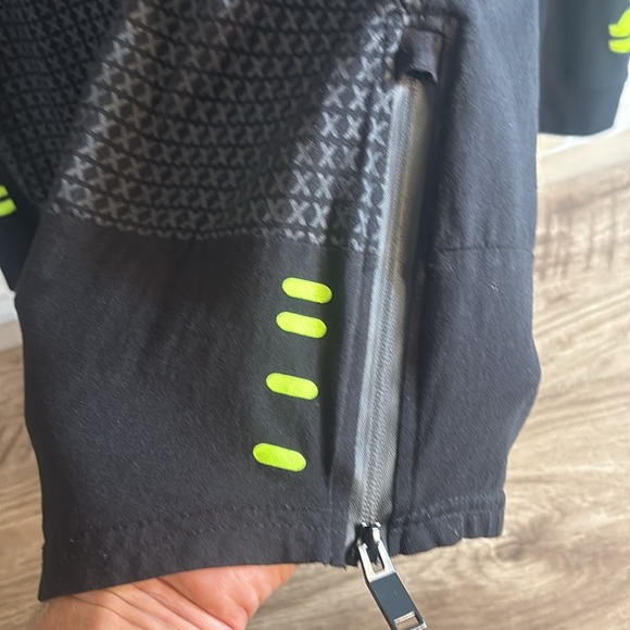 Switch Remarkable Men’s Athletic Long Sleeve Shirt Size Large - Picture 6 of 10